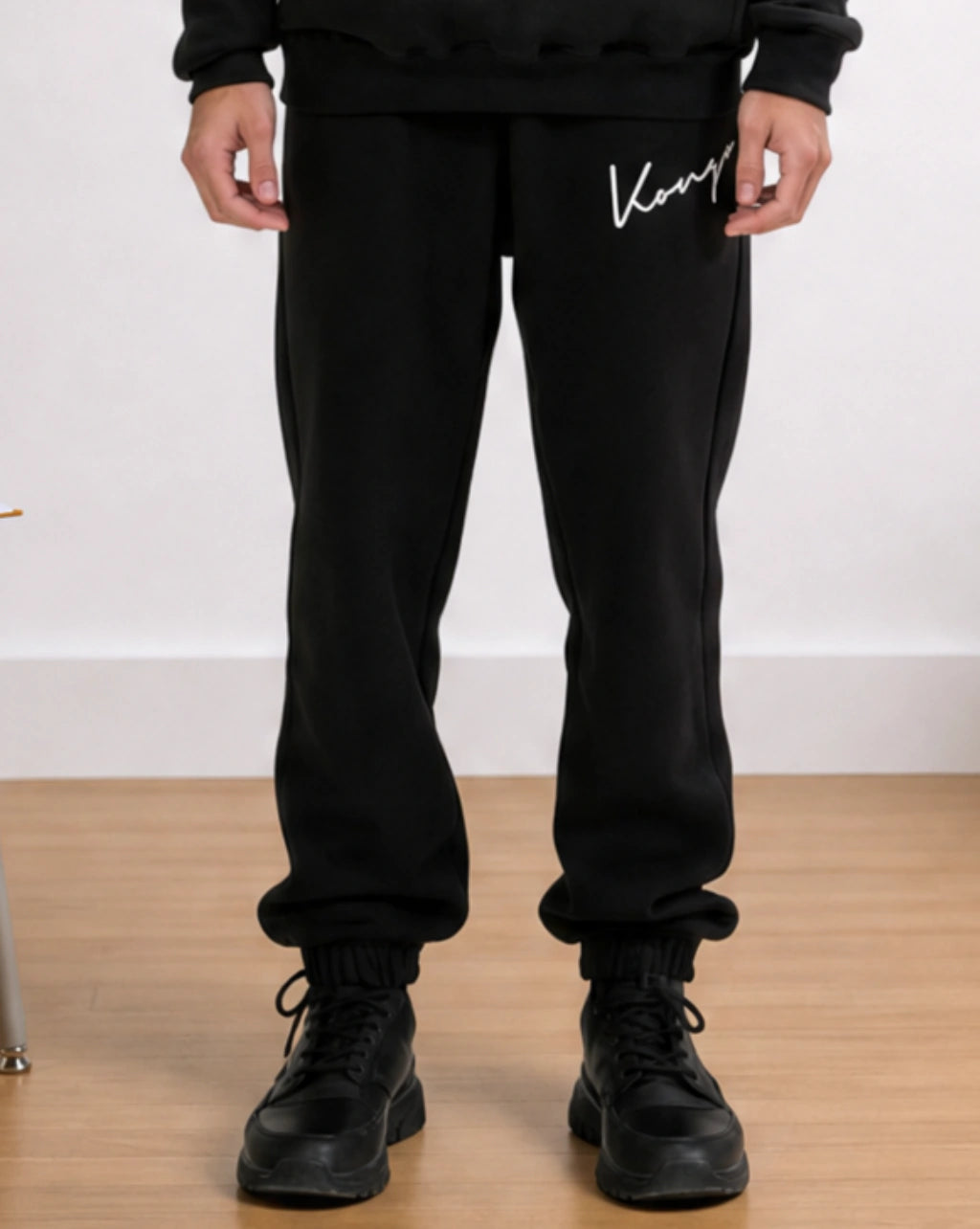Jog Essential Black Teens