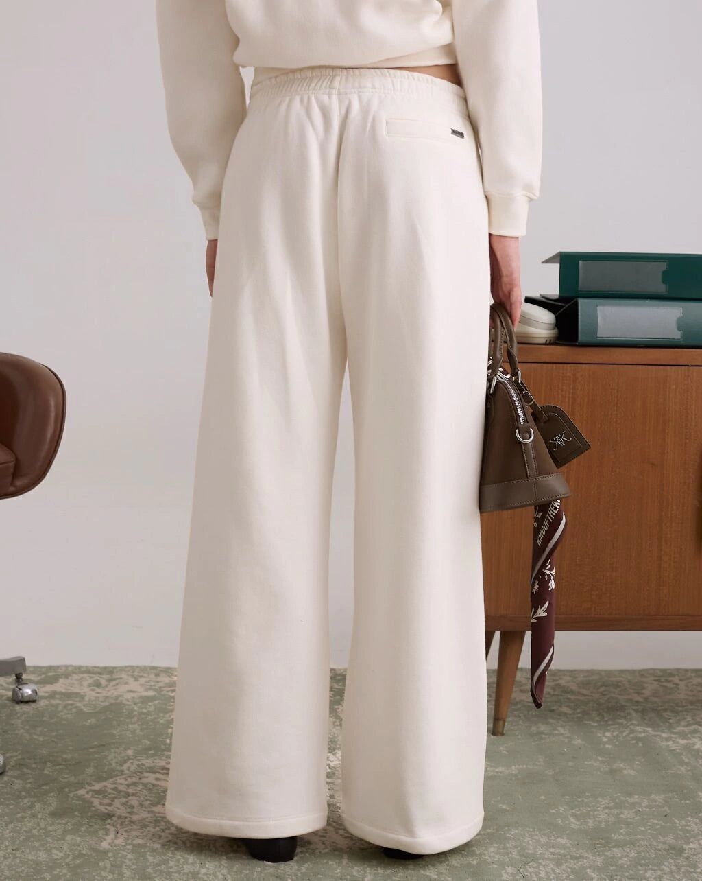 Jog Girl Off White